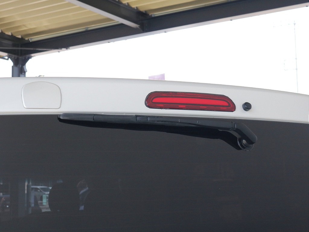 ハイマウントストップランプ