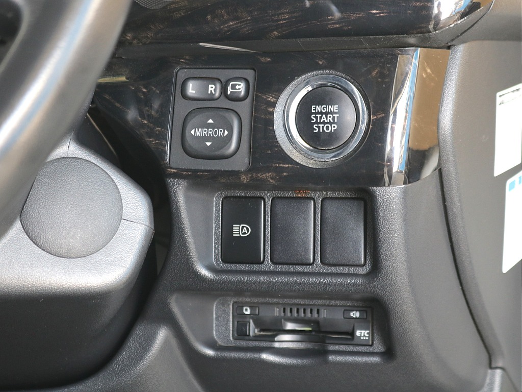 プッシュ式スタート・オートハイビームスイッチ・ビルトインETC