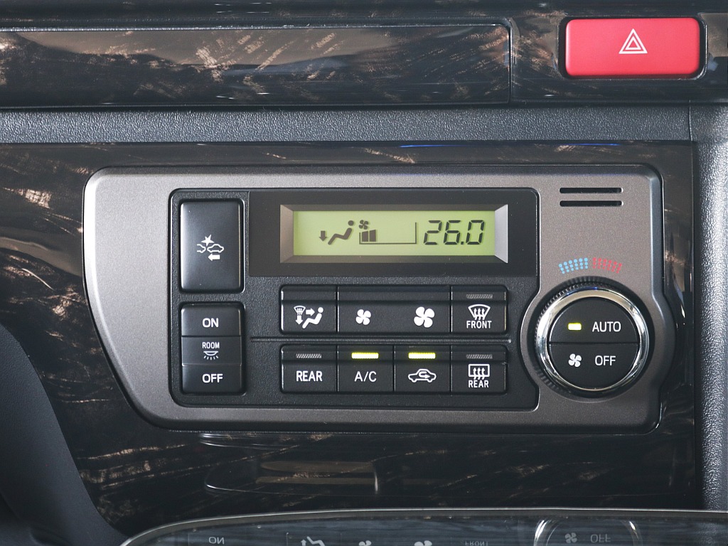 トヨタ ハイエースバン(9枚目)