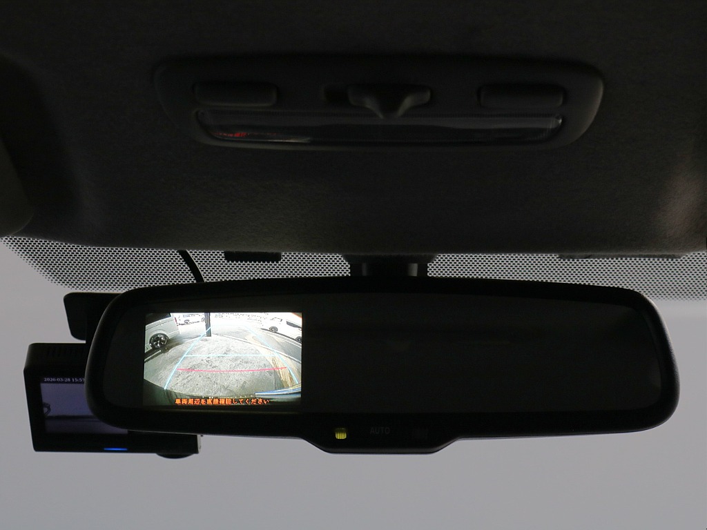 バックモニター付き自動防眩インナーミラー