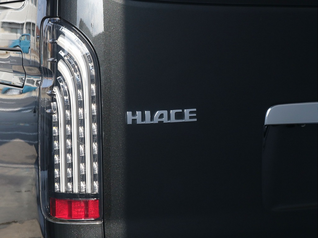 オリジナルLEDテールランプ