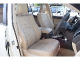 運転席シートは汚れやへたりは特に見受けられません！