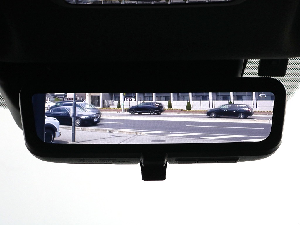 デジタルインナーミラー※モニターと鏡面で切り替え可能