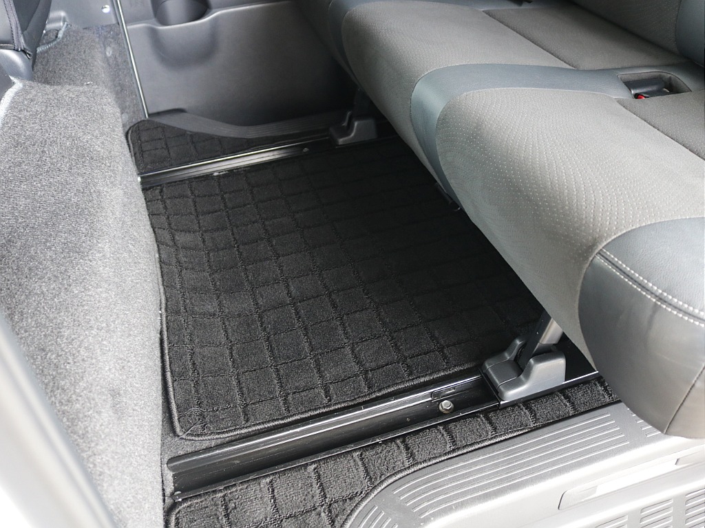 セカンドシートスライドレール