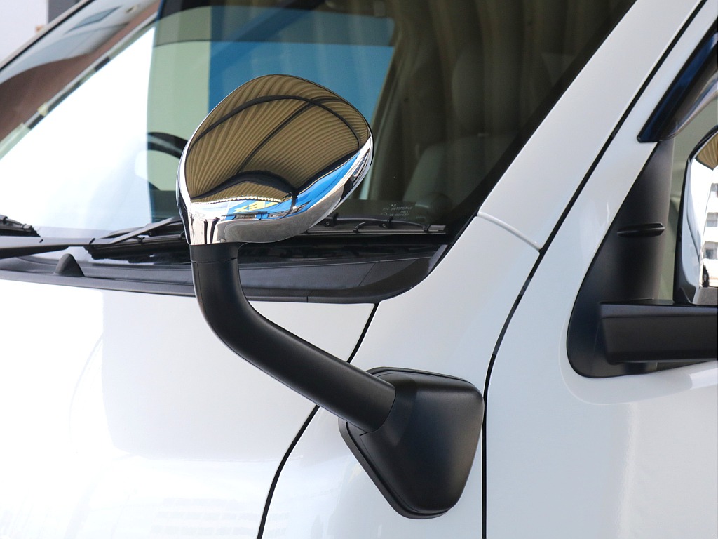 フロントアンダーミラー