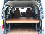 セカンドシート背もたれを倒せばフルフラット可能！車中泊にも！