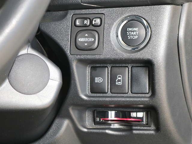 プッシュ式スタート・オートハイビームスイッチ・パワースライドドアスイッチ・ビルトインETC