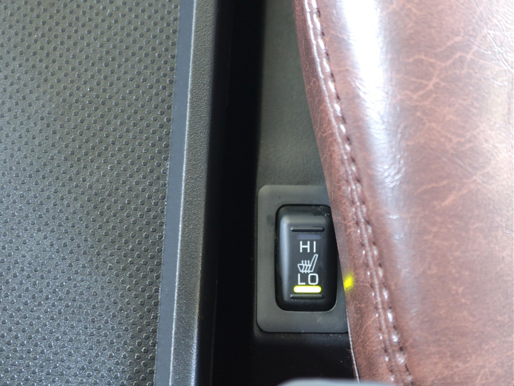 運転席・助手席ヒートシーター