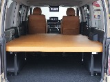 セカンドシート背もたれを倒せばフルフラット可能