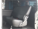 セカンドシート三人掛けベンチシート