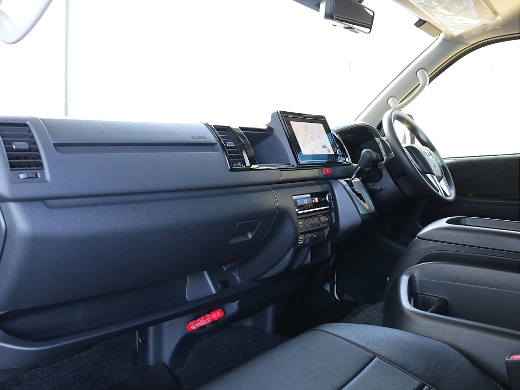 トヨタ&nbsp;ハイエース&nbsp;ワゴン2.7GLロング ミドルルーフ 4WD&nbsp;新型ハイエース！ファミリーパッケージ！&nbsp;栃木県の詳細画像&nbsp;その3