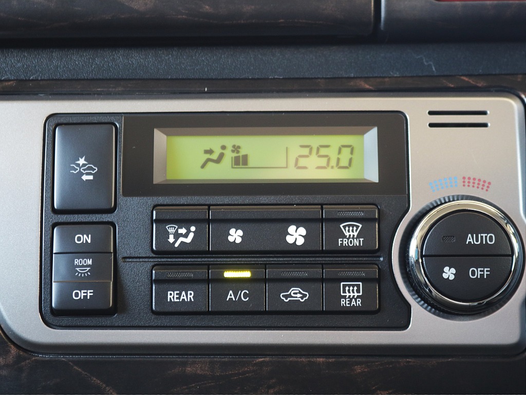 トヨタ&nbsp;ハイエース&nbsp;ワゴン2.7GLロング ミドルルーフ&nbsp;場面ごとに自由自在の内装架装！！&nbsp;栃木県の詳細画像&nbsp;その8