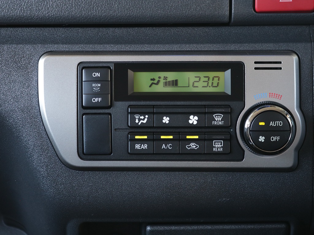 トヨタ&nbsp;ハイエース&nbsp;ワゴン2.7GLロング ミドルルーフ&nbsp;高年式・低走行のファミリーパッケージ完成！&nbsp;栃木県の詳細画像&nbsp;その4