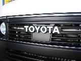 横文字TOYOTAのエンブレムとなっております！