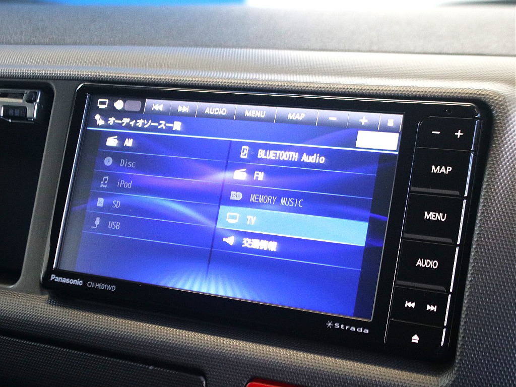 パナソニック製の7インチナビが装備されております！