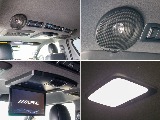 アルパイン製フリップダウンモニターとルーフスピーカーが装備されてます！