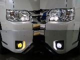 LEDヘッドライトにバイカラーのLEDフォグランプが装備されてます！
