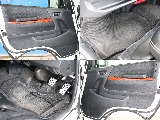 フロアマットも装備されてます！ドアの内側にアームレスも装備されてます！