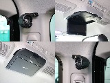 12.8インチフリップダウンモニターにDピラースピーカーが装備されてます！