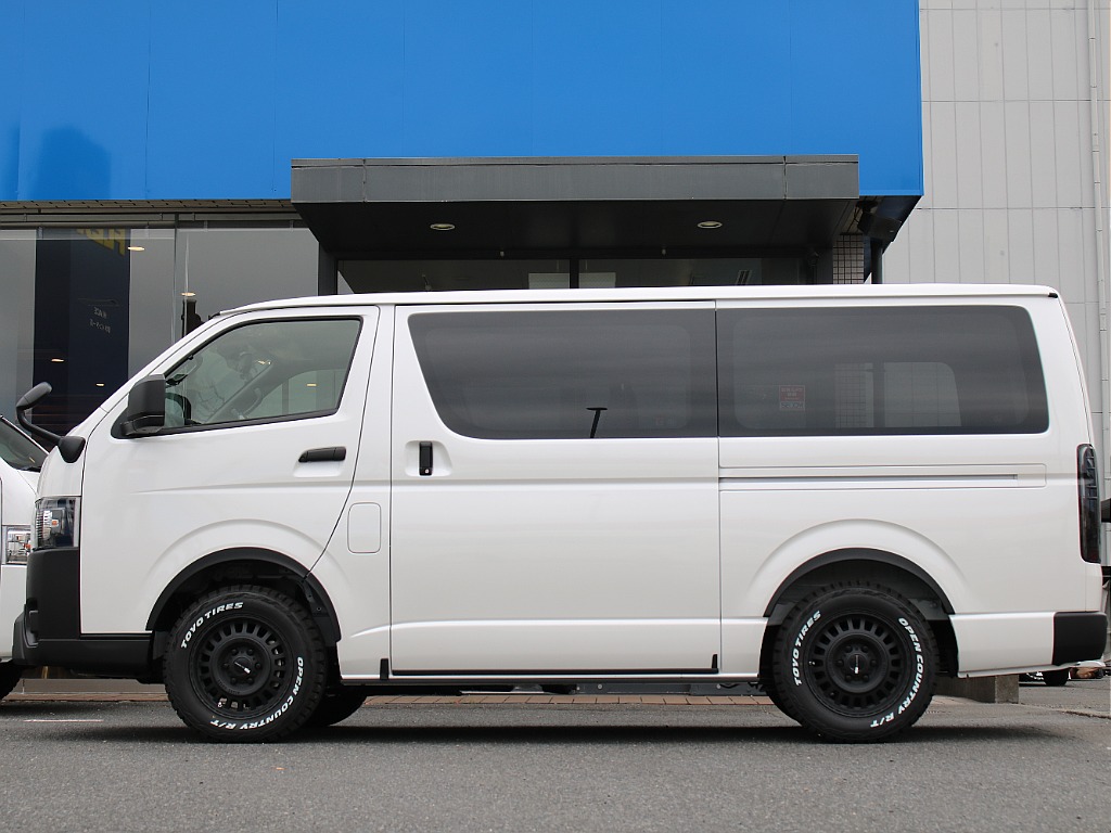 寒冷地仕様のお車になりますので、スライド部分などに凍結防止モールが搭載してます！