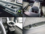 センターコンソールのお写真になります！運転席側には便利なカップホルダーついてます！
