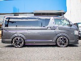 両側小窓付き！車内の換気などもしていただけます！