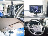 スマホホルダーなど細かいカスタムパーツも装備されてます！