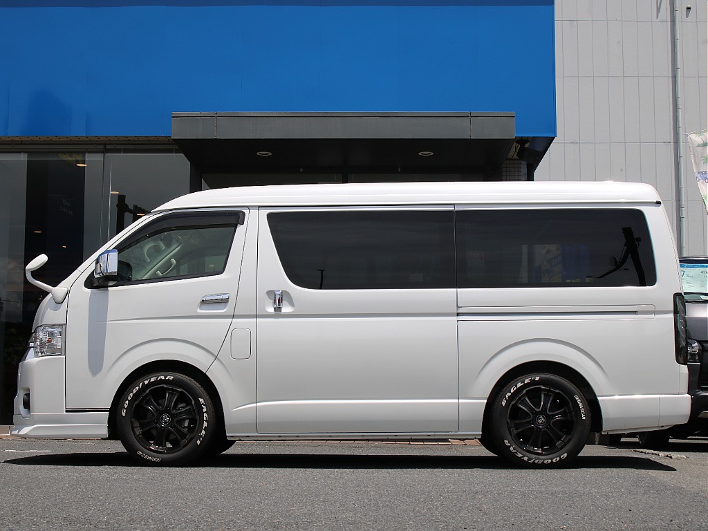 大人数での乗車可能なハイエースワゴン！