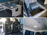 サイドテーブルも装備可能です！車内でお食事なども快適です！