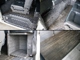 ２列目以降はカーゴマットが装備されております！