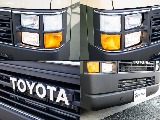 角目4灯のヘッドライトが特徴的です！