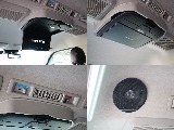 アルパイン製の12.8インチフリップダウンモニターやルーフスピーカーも装備してます！