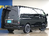 オリジナルパーツも装備しオフロード感もありかっこいい1台になってます！