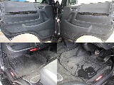 フロアマットなども装備されてます！