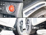 TRD製のマッドフラップも装備していてオフロード感溢れる一台です！