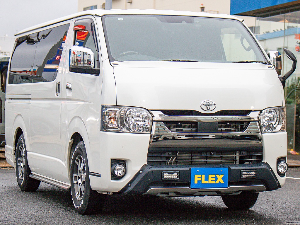 メーカーオプションも多数装備されている車両となります！