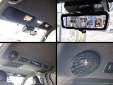 人気のデジタルインナーミラー装備してます！後方にはルーフスピーカーも付いてます！