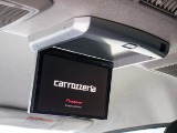 後方には10.2インチのカロッツェリア製フリップダウンモニター付いてます！