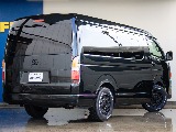 非常にカスタムが充実したハイエースワゴンの車両です！