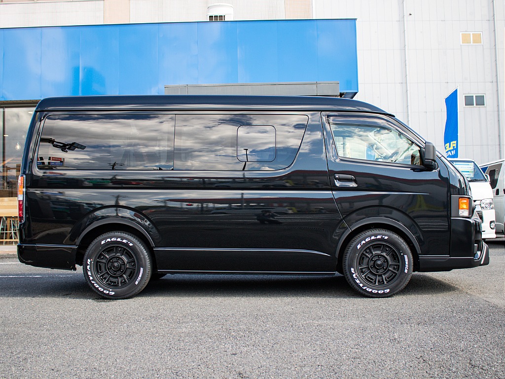 オリジナルのオーバーフェンダーまで装備してます！