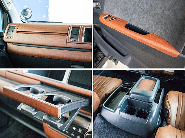 インテリアパネルが茶木目で統一されてます！