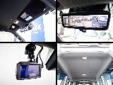 メーカーオプションのデジタルインナーミラーに前後ドライブレコーダーも装備しております!