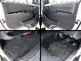 運転席・助手席の足元のお写真です！状態良好です！