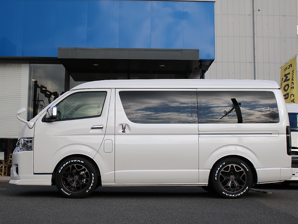 片側パワースライドドアが搭載してます！