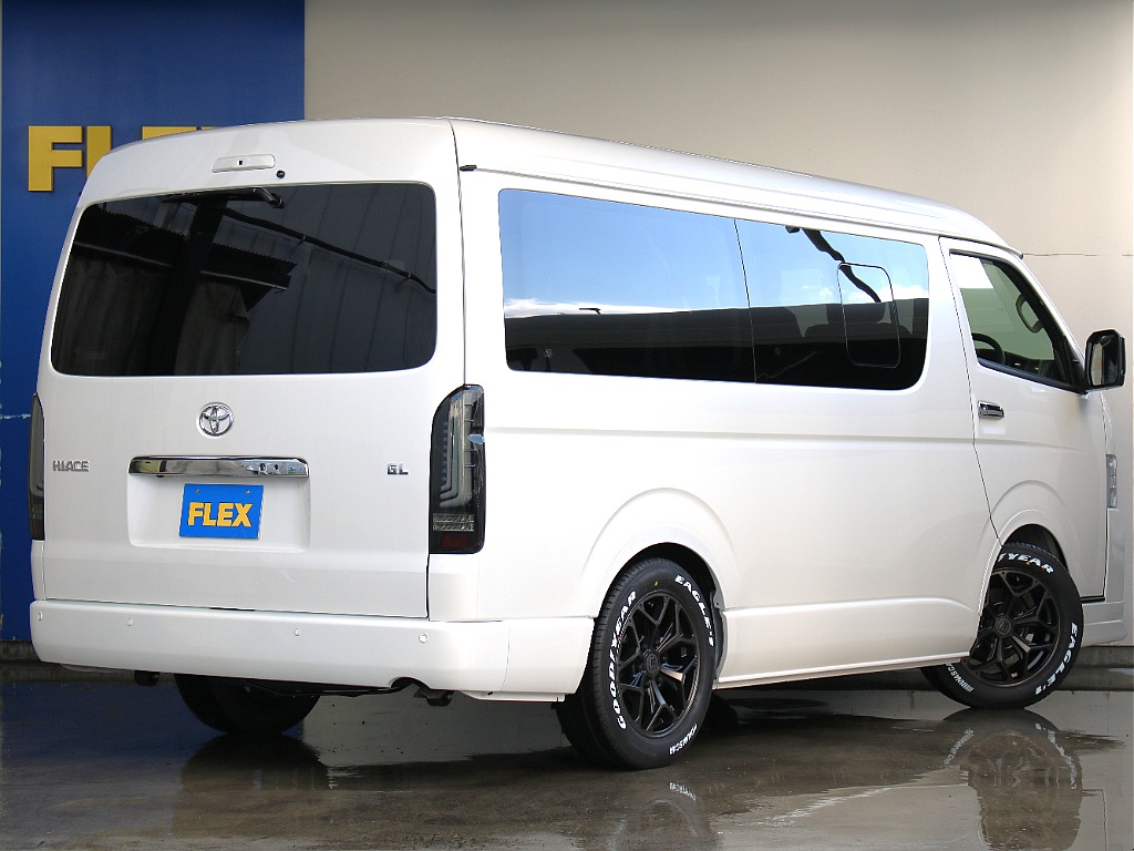 内外装ともにカスタムを多数装備した1台になります！