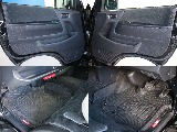 運転席・助手席の足元にはオリジナルの３Dフロアマット装備してます！