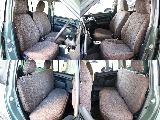 オリジナルのシートカバーを全席装備してます！