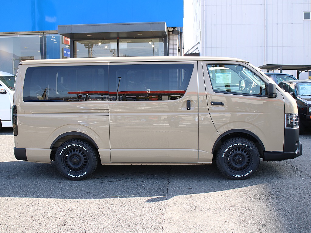 人気のアースカラーベージュ！ブラックエディションパッケージ！