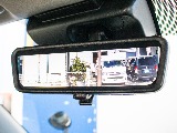 メーカーオプションのデジタルインナーミラーが搭載されてます！