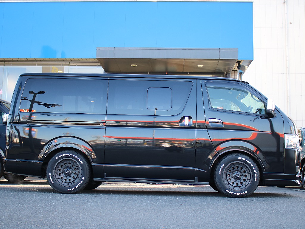 横から見たお写真になります！オリジナルのオーバーフェンダー装備！